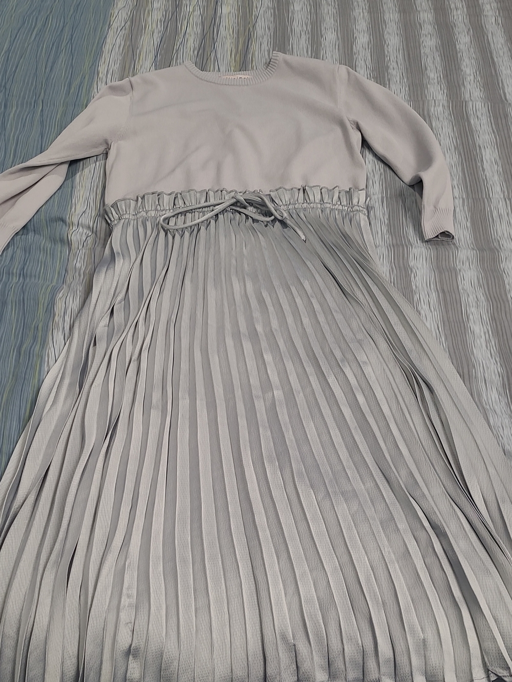 Pleated Waist Tie Midi Dress in Light Gray